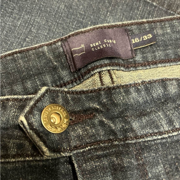 🍄Levi’s San Francisco Demi Curve Classic Denim Shorts Size 16/33 Button Detail - Picture 5 of 5